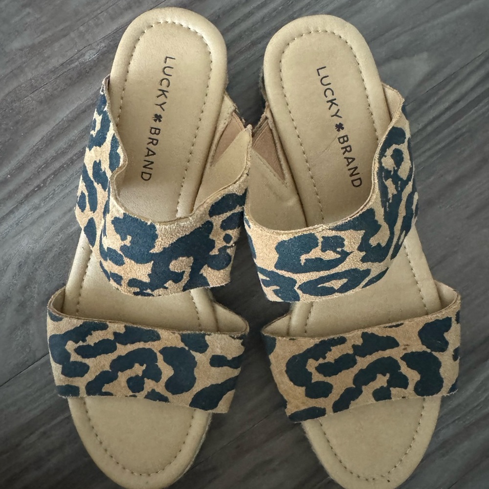 Lucky Brand Wyntor Leopard Animal Print Leather Slides Wedges Sandals 7.5